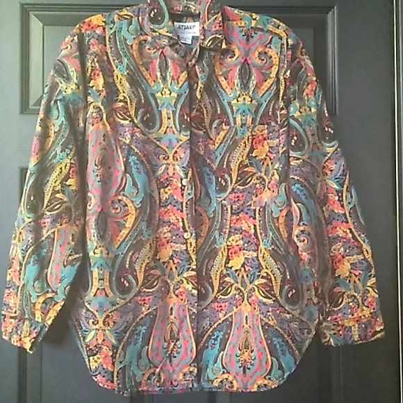 Atlast button down top - Picture 1 of 8